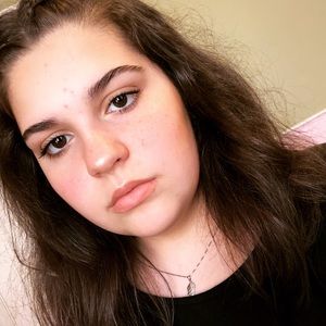 Meet your Posher, Cayla